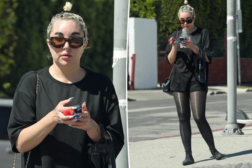 Amanda Bynes goes on her phone, smokes vape during outing in LA