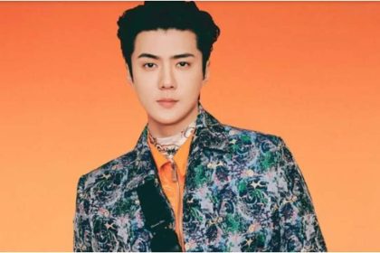 EXO's Sehun spotted with alleged girlfriend in public; Raises questions amid military service |