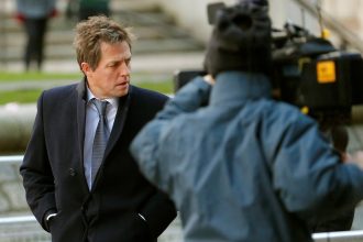 Hugh Grant settles lawsuit against Murdoch's Sun tabloid: ‘Would cost me $10 million, I am shying at that fence’ | Hollywood