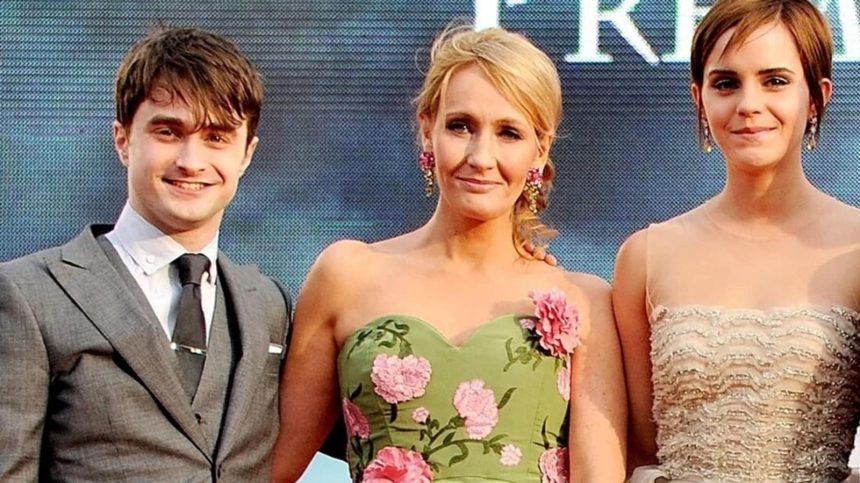 JK Rowling won't forgive Daniel Radcliffe, Emma Watson for their trans rights take: ‘Can save their apologies’ | Hollywood