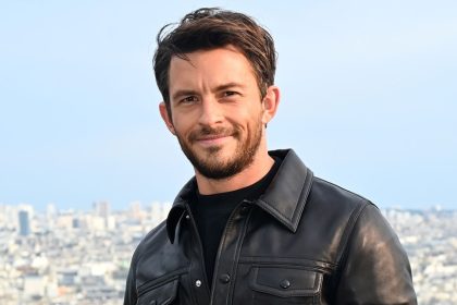 'Jurassic World' Eyes 'Jonathan Bailey for Lead