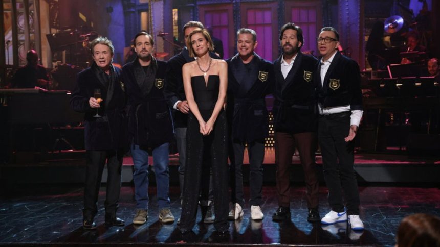 Kristen Wiig Welcomed to SNL Five-Timers Club By Ryan Gosling, Paul Rudd