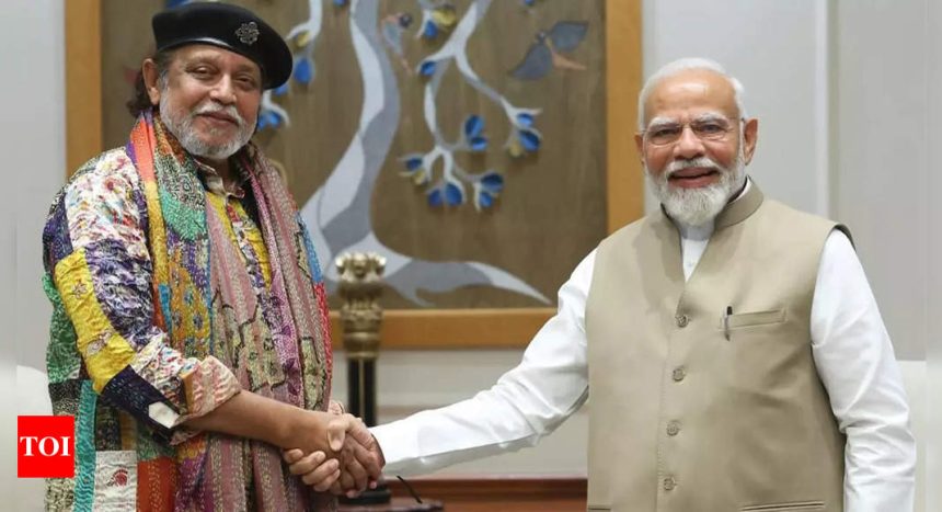 Mithun Chakraborty greets PM Narendra Modi upon being awarded the Padma Bhushan; his son Mahaakshay refers to his father as a ‘hero’ | Hindi Movie News