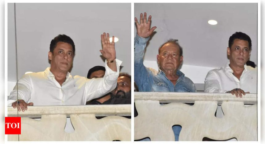 Salim Khan accompanies son Salman Khan as the actor wishes fans on Eid from the balcony of his Galaxy apartment - See photos |