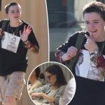 Seraphina Affleck, 15, rocks oversized T-shirt, cargo shorts while meeting mom Jennifer Garner at nail salon