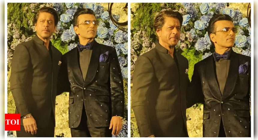 Shah Rukh Khan graces Anand Pandit's daughter's wedding reception after greeting and wishing fans on Eid from his balcony - See photos |