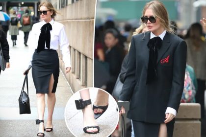 Anna Delvey wears scarlet letter, ankle monitor in fashionable court photos