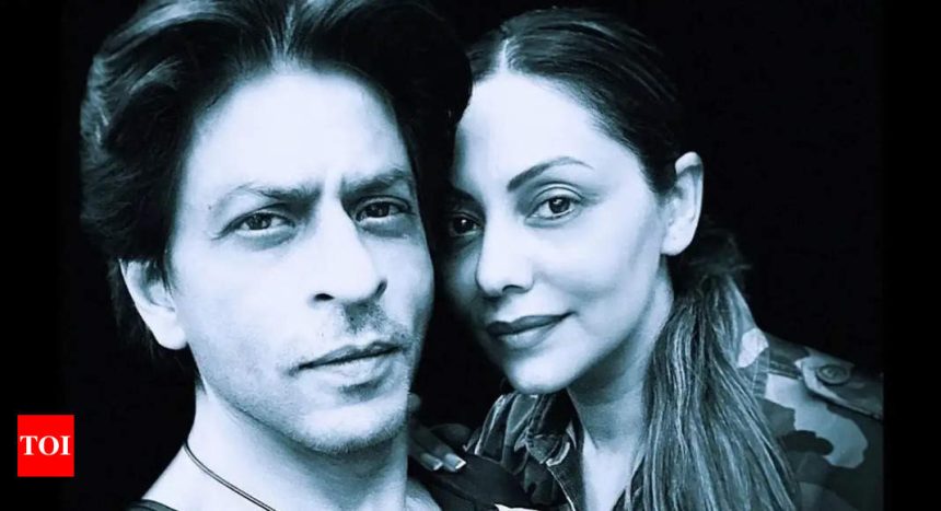 Gauri Khan looks worried as she visits Shah Rukh Khan in hospital, Juhi Chawla also accompanies her to check on his health condition | Hindi Movie News