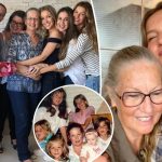 Gisele Bündchen shares rare photo with 5 sisters, late mom on Mother's Day