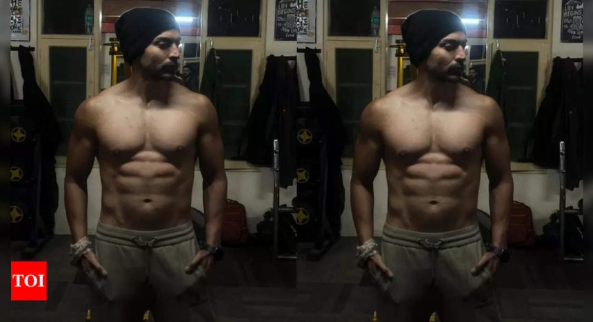 Gurmeet Choudhary posts a shirtless picture; Says, 'No samosas for 14 years' | Hindi Movie News