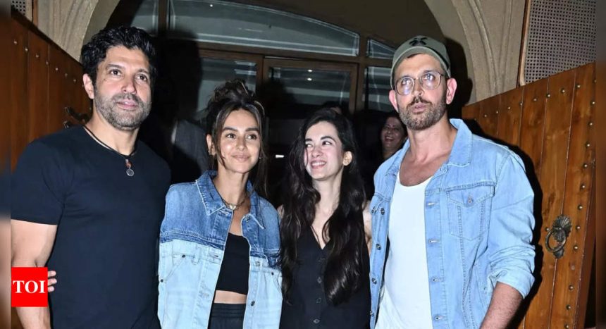 Hrithik Roshan-Saba Azad and Farhan Akhtar-Shibani Dandekar go on a double date together; fans remember 'Zindagi Na Milegi Dobara' - See photos | Hindi Movie News