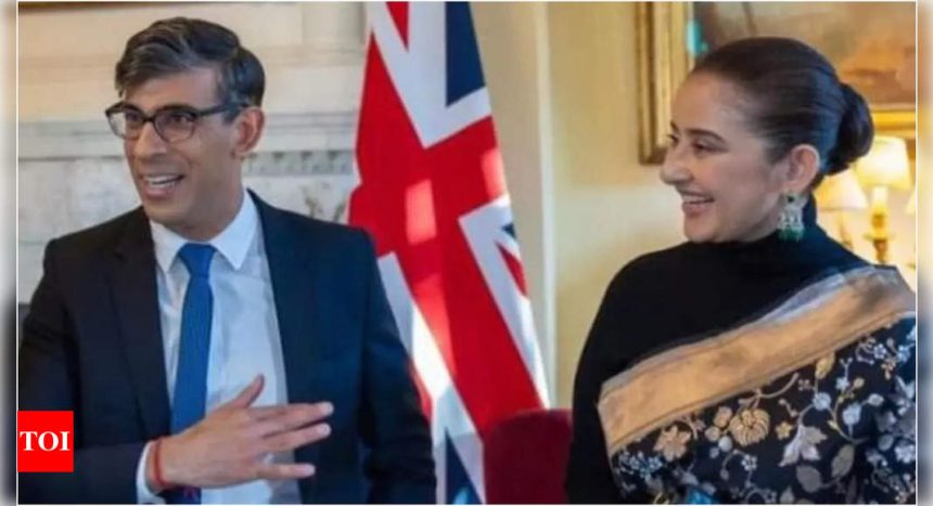 Manisha Koirala shares pics from her meet with UK PM Rishi Sunak; says, 'most attendees 'Loved' 'Heeramandi' | Hindi Movie News