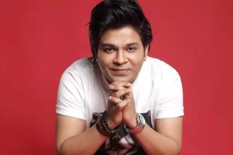 Ankit Tiwari stop his live performance in Mumbai as cameraman faints on stage | Hindi Movie News