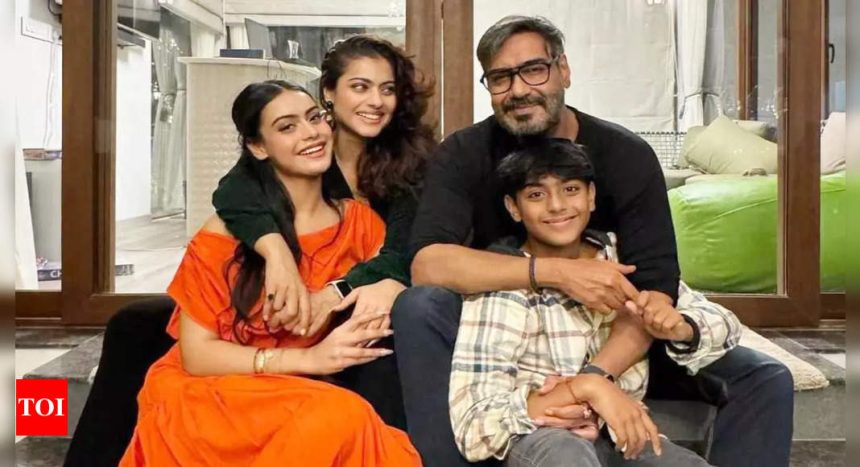 Father's Day 2024: An unseen video of 'Baby' Nysa Devgan saying 'papa I love you' to Ajay Devgn is simply adorable | Hindi Movie News