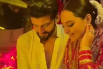 Sonakshi Sinha's third wedding look costs Rs 2.5 lakh | Hindi Movie News