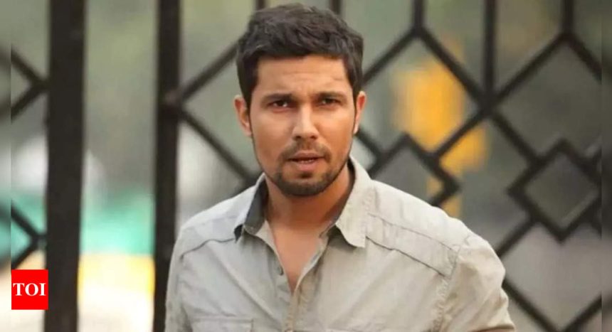 After Parineeti Chopra, Randeep Hooda reveals the true purpose of Bollywood parties: 'I would get drunk aur pata nahi kis ko kya bola hoga' | Hindi Movie News