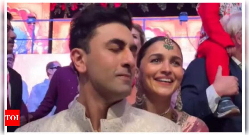 Alia Bhatt and Ranbir Kapoor grooving to dhol beats in this UNSEEN video is simply unmissable! - WATCH |