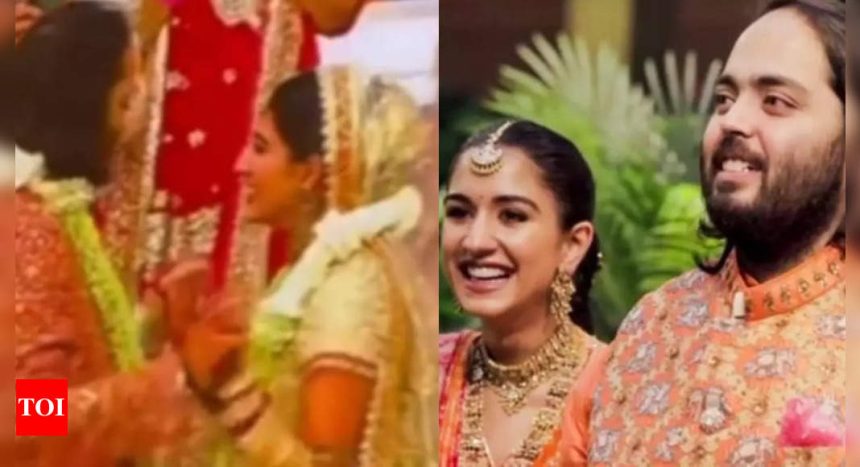 Anant Ambani and Radhika Merchant's wedding: Couple's post-Varmala dance goes viral | Hindi Movie News