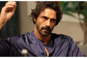 Arjun Rampal had to book another flight owing to Microsoft outage: 'I don’t know what has happened...' - WATCH video |