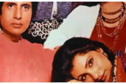 Dimple Kapadia's UNSEEN picture with Amitabh Bachchan, Meenakshi Seshadri and Kimi Katkar goes viral; Big B REACTS | Hindi Movie News