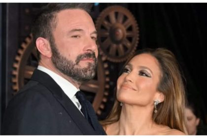 Jennifer Lopez and Ben Affleck's 'divorce papers are done', couple trying to reconcile |