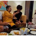 Meghna Gulzar shares endearing photo of parents Rakhee and Gulzar relishing 'samose and chai' on a rainy evening - See post |