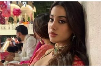 Orry calls Janhvi Kapoor "very pretty" as he shares her stunning pictures |