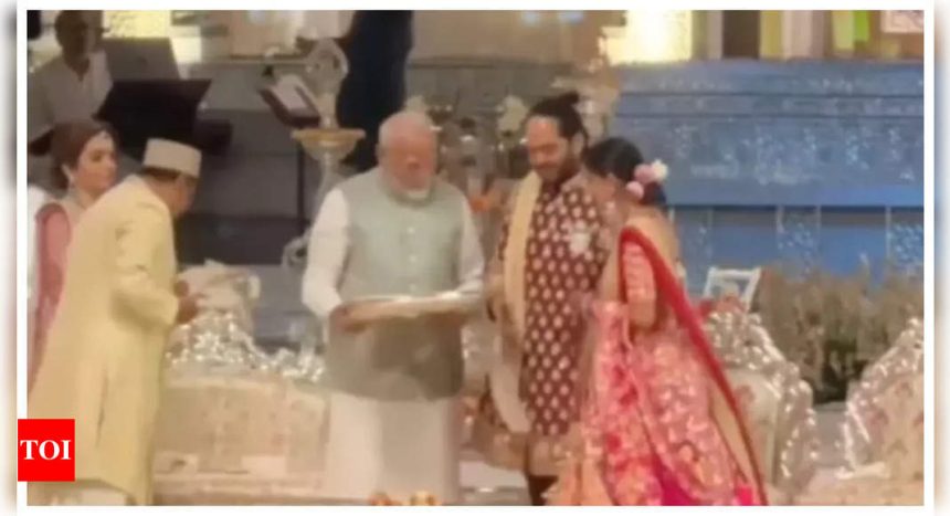 PM Narendra Modi blesses Anant Ambani and Radhika Merchant at Shubh Aashirwad ceremony; gifts Chandi to the newlyweds - Watch video |