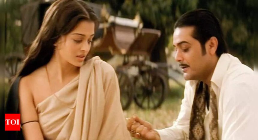 Prosenjit Chatterjee recalls his bold and emotional scenes with Aishwarya Rai Bachchan in Chokher Bali, praises Abhishek Bachchan | Hindi Movie News