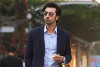 Ranbir Kapoor snapped as he steps out of clinic today | Hindi Movie News