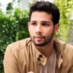 Siddhant Chaturvedi shares wisdom on lasting partnerships: "Pyaar se koi bhi relationship nahi chalegi, acceptance is a very important part" | Hindi Movie News