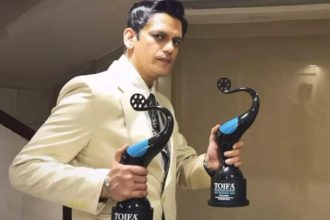 TOIFA OTT Awards 2023: Vijay Varma wins acting excellence in a negative role for 'Dahaad'; calls it 'Tofa' | Hindi Movie News