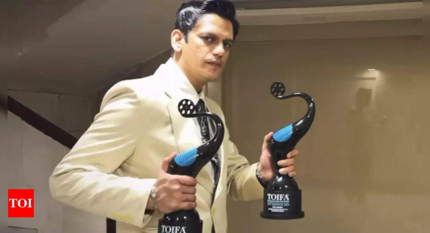 TOIFA OTT Awards 2023: Vijay Varma wins acting excellence in a negative role for 'Dahaad'; calls it 'Tofa' | Hindi Movie News