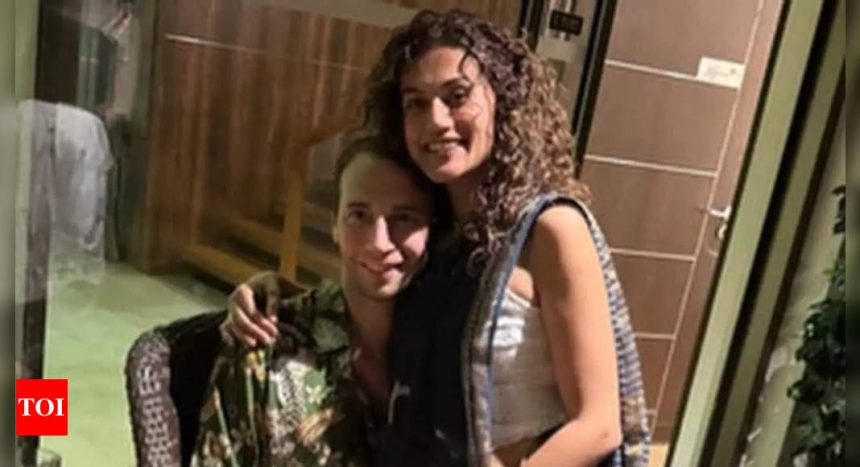 Taapsee Pannu gives a quirky response to paparazzo for congratulating her on wedding with Mathias Boe: 'Main hi bhool gayi hoon' | Hindi Movie News