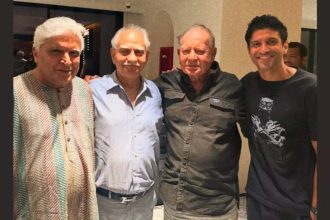 Farhan Akhtar shares PIC with legendary 'Sholay' trio Salim-Javed and Ramesh Sippy