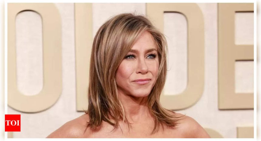 Jennifer Aniston Haircut: Jennifer Aniston looks chic in 'The Rachel' 2.0 haircut with stunning butter-blonde highlight - See photos |