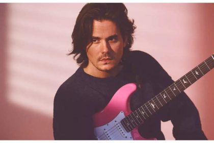 John Mayer rocks on with one less finger; guitarist adapts after injury for upcoming shows |