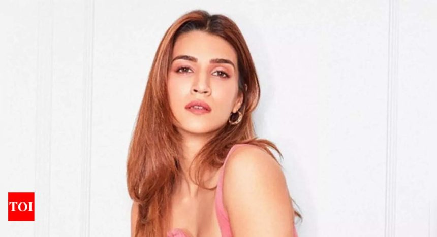 Kriti Sanon gets candid about coming from a 'middle class' background: "I have a joint account with my father..." | Hindi Movie News