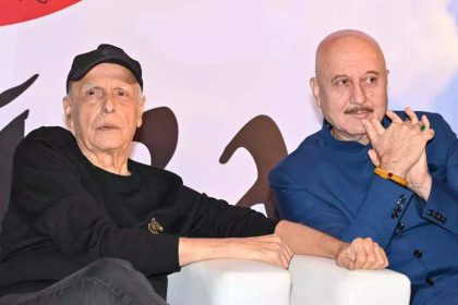 Mahesh Bhatt on Anupam Kher giving Rs 300 as guru dakshina: 'Watching your proteges find own wings to soar is a delightful experience' - Exclusive | Hindi Movie News