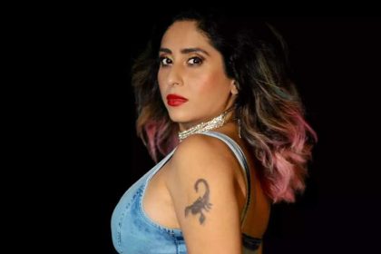 Neha Bhasin reveals her struggle with health issues after PMDD, OCPD and Fibromyalgia diagnosis: 'My nervous system feels broken' | Hindi Movie News