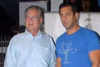 Salim Khan flaunts son Salman Khan’s signature bracelet at 'Angry Young Men' screening | Hindi Movie News