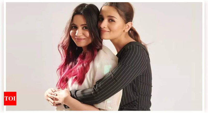 Shaheen Bhatt exclaims “Oh, hi sweetie”, as she spots sister Alia Bhatt's poster: pic inside | Hindi Movie News