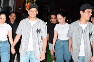 Tamannaah Bhatia and Vijay Varma hold hands as they step out in style after a late-night dinner in the city - See photos | Hindi Movie News