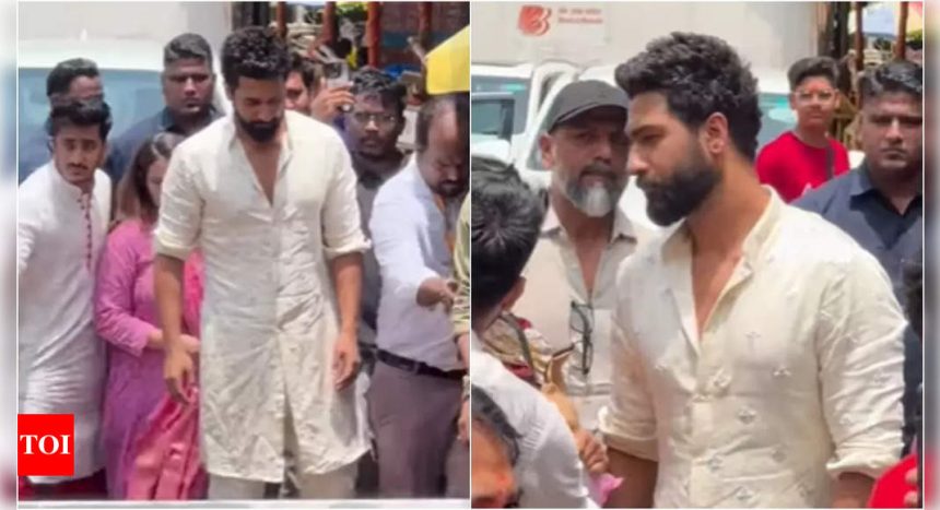 Vicky Kaushal visits Siddhivinayak Temple as he reveals 'Chhaava' teaser in Mumbai | Hindi Movie News