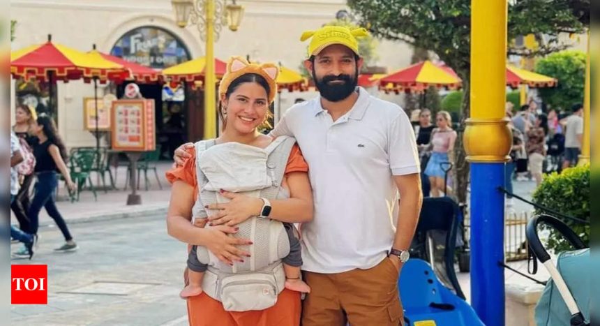 Vikrant Massey and Sheetal Thakur enjoy Singapore getaway with son Vardaan: Pics Inside | Hindi Movie News