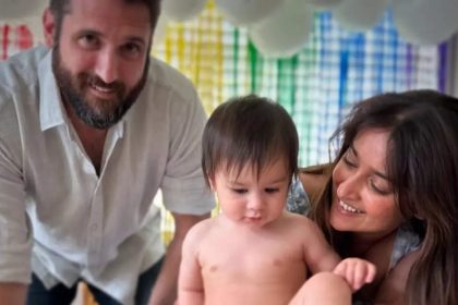 Ileana D'cruz captures adorable father-son moment between Mike Dolan and Koa as he plays the guitar: 'My ovaries just exploded' - PIC inside | Hindi Movie News