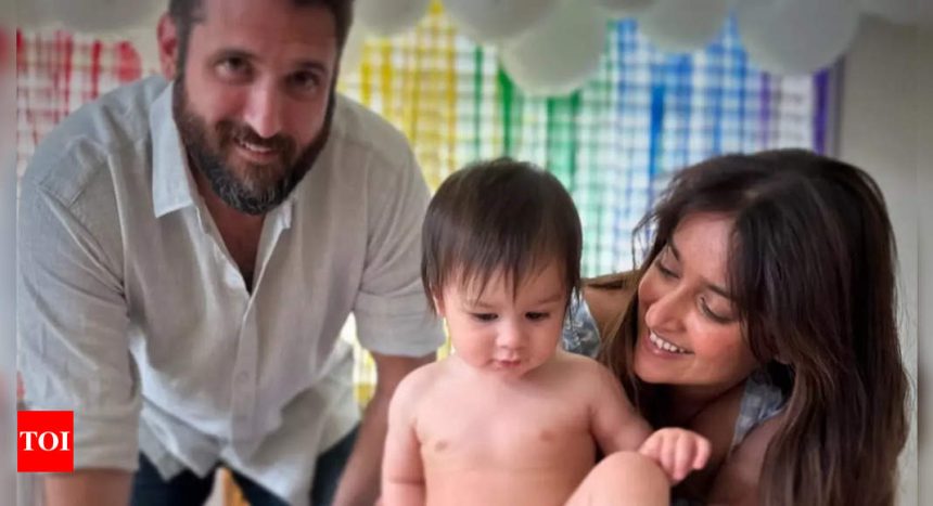 Ileana D'cruz captures adorable father-son moment between Mike Dolan and Koa as he plays the guitar: 'My ovaries just exploded' - PIC inside | Hindi Movie News