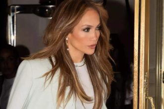 Jennifer Lopez finds joy amidst divorce drama; spotted dancing with daughter at mall |