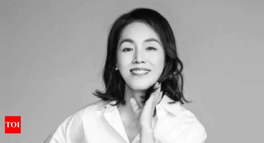 Korean actress Park Ji Ah, of 'The Glory' fame passes away at 52, due to ischemic stroke, netizens pay tribute