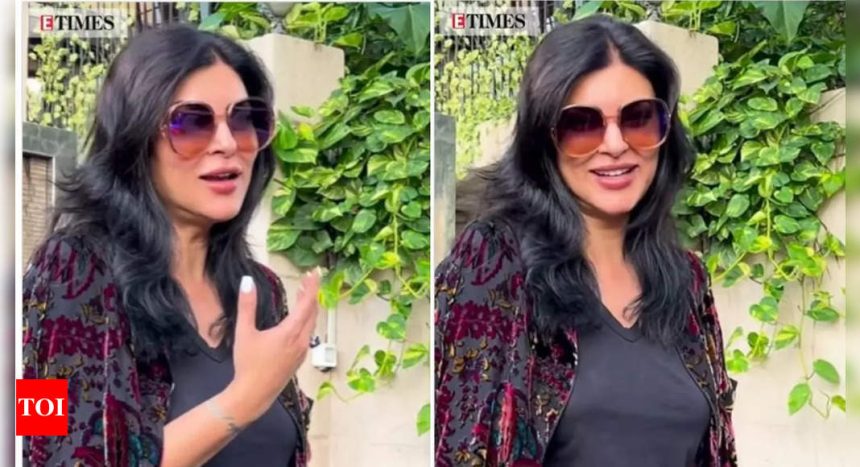 Sushmita Sen captured outside a clinic with Rohman Shawl, tells paps she was having a toothe ache: 'Aap log dentist clinic ke bahar aake kaise le sake ho?' - WATCH VIDEO | Hindi Movie News